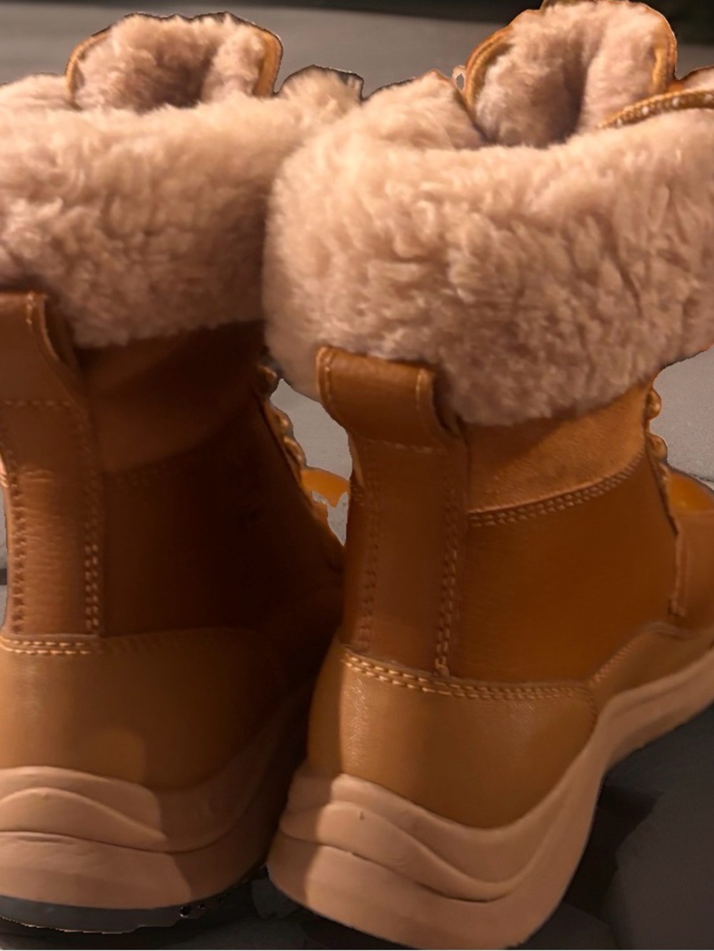 UGG Zaylee Boot in chestnut waterproof leather fluffy shearling-trim cuff Sz 7.5 - Picture 6 of 7